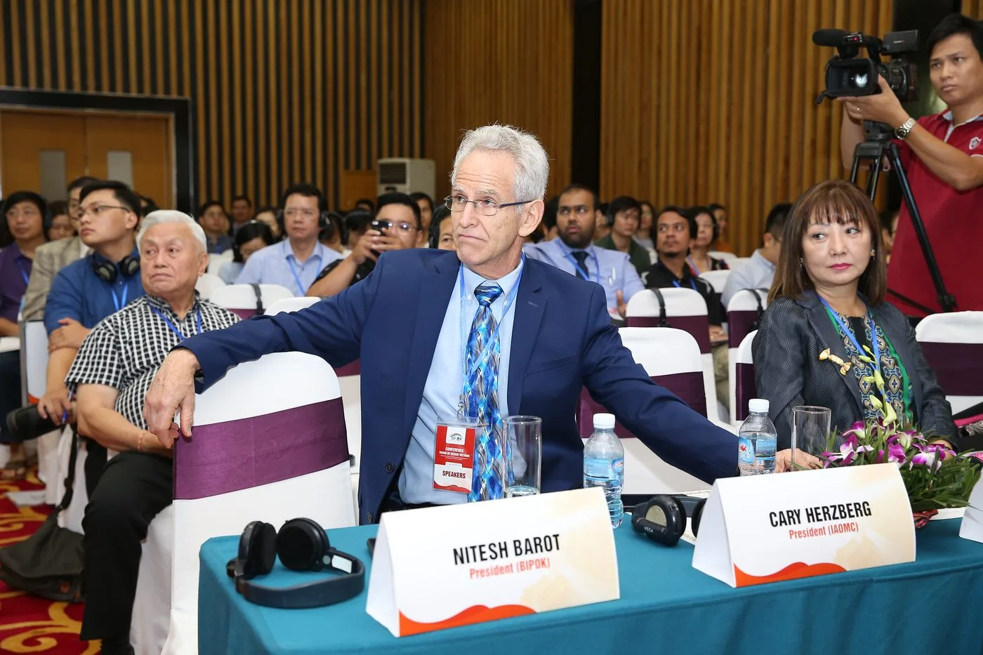 Dr. Arthur Tung trình bày Prevention Is Better Than Cure tại Vision by Design Vietnam 2018