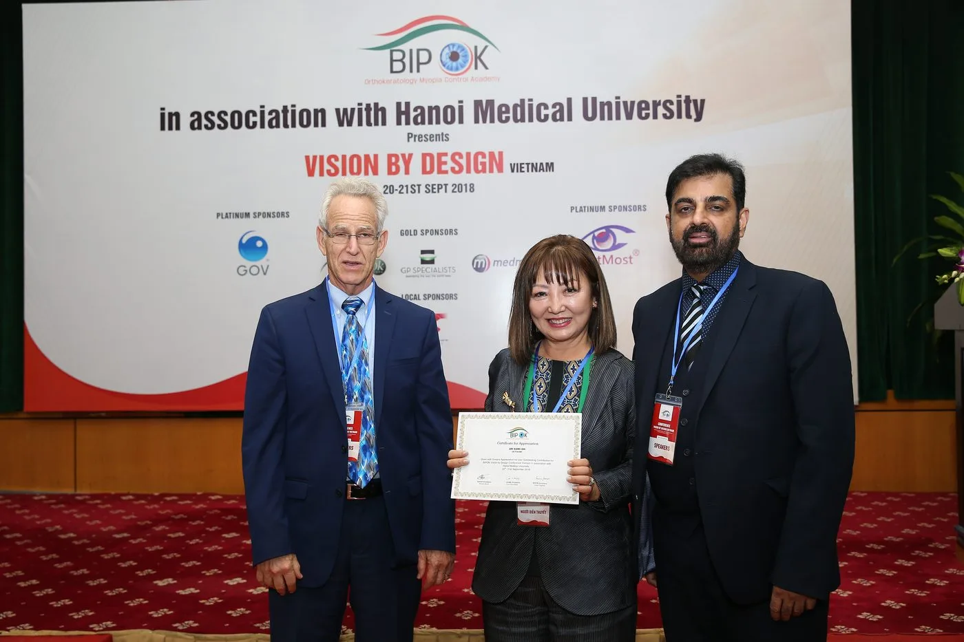 Dr. Arthur Tung trò chuyện cùng Dr. Nitesh Barot tại Vision by Design Vietnam 2018